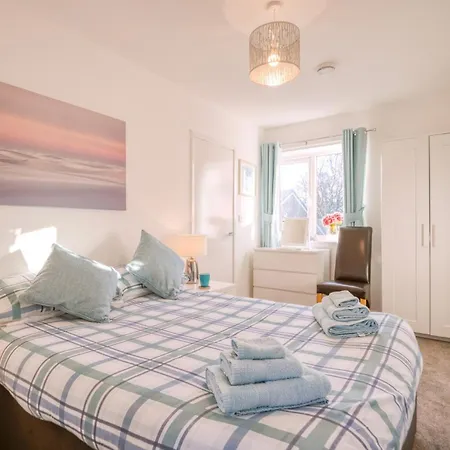 1 Bed In Filey 77709 *